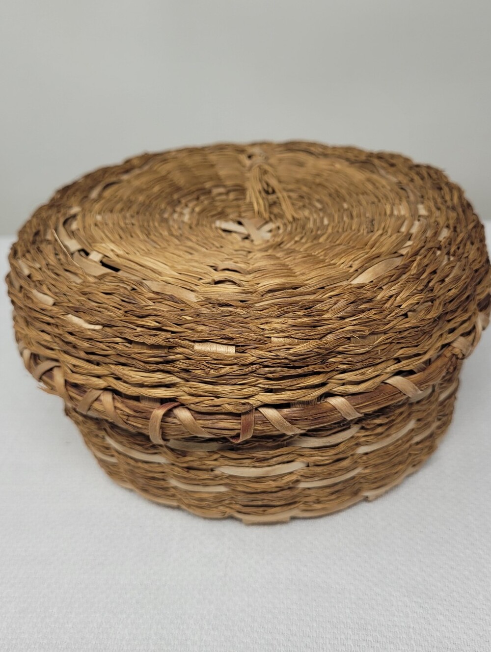 Handwoven Grass Basket Trinket Lidded Box